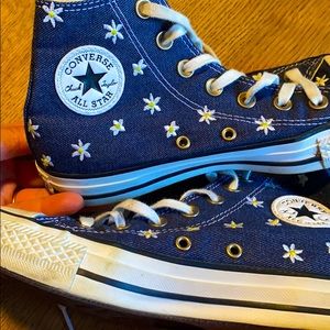 Daisy embroidered navy denim converse